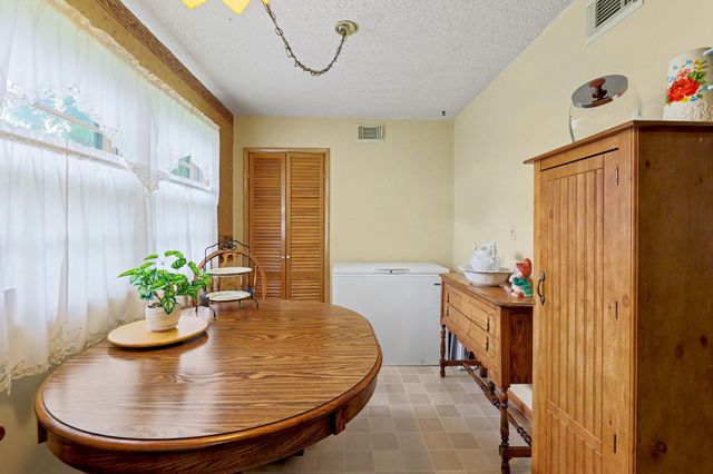 1819 W Leonard Ct, El Dorado, KS 67042