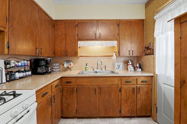 1819 W Leonard Ct, El Dorado, KS 67042