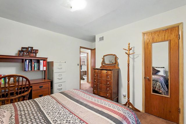 1819 W Leonard Ct, El Dorado, KS 67042
