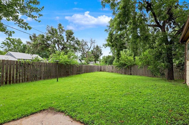 1819 W Leonard Ct, El Dorado, KS 67042