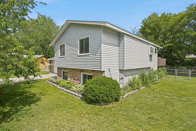 7327 74th Way N, Brooklyn Park, MN 55428