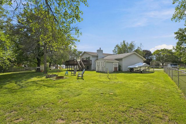 7327 74th Way N, Brooklyn Park, MN 55428