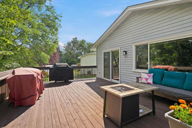 7327 74th Way N, Brooklyn Park, MN 55428