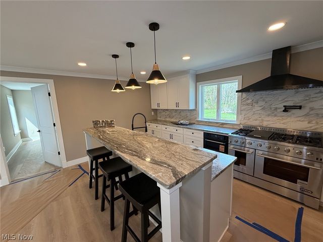 3940 Ellendale Road, Chagrin Falls, OH 44022
