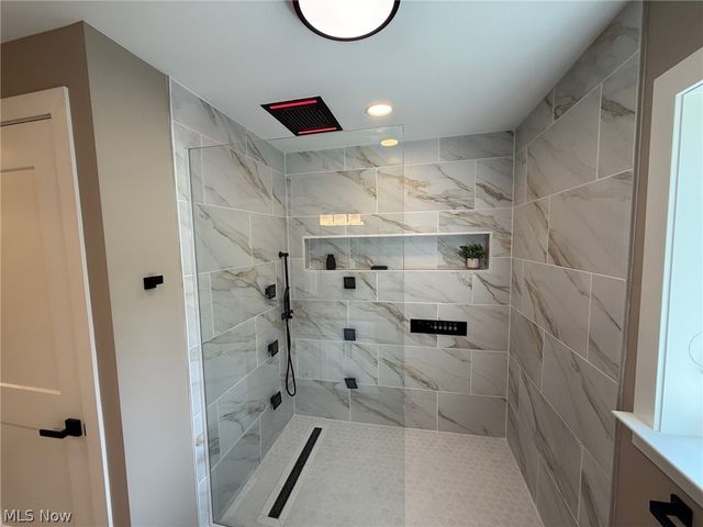 3940 Ellendale Road, Chagrin Falls, OH 44022