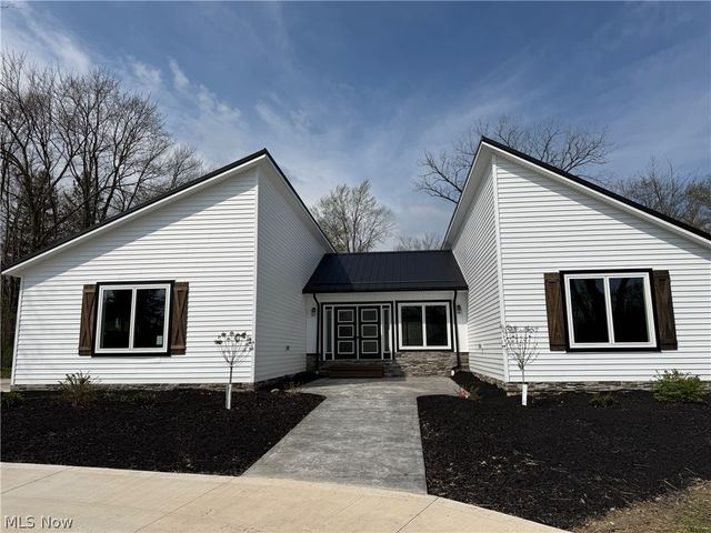 3940 Ellendale Road, Chagrin Falls, OH 44022