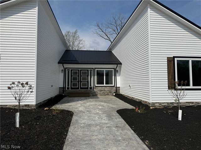3940 Ellendale Road, Chagrin Falls, OH 44022