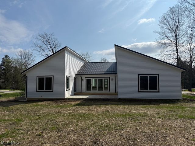 3940 Ellendale Road, Chagrin Falls, OH 44022