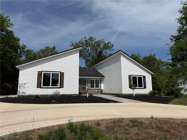 3940 Ellendale Road, Chagrin Falls, OH 44022