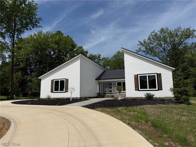 3940 Ellendale Road, Chagrin Falls, OH 44022