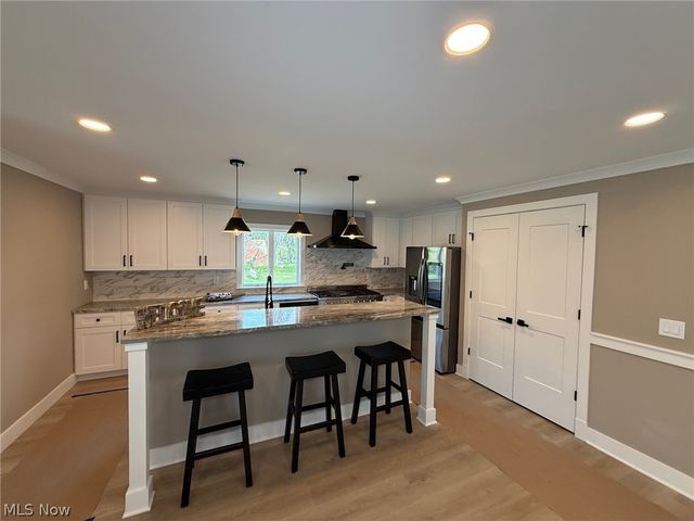 3940 Ellendale Road, Chagrin Falls, OH 44022
