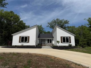 3940 Ellendale Road, Chagrin Falls, OH 44022