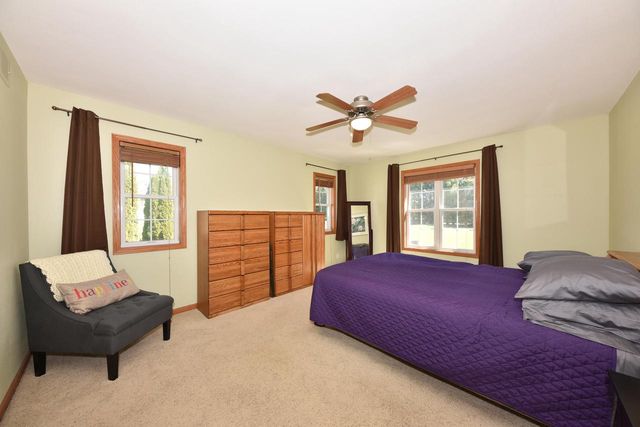 550 Hunters CROSSING, Slinger, WI 53086
