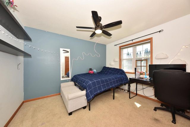 550 Hunters CROSSING, Slinger, WI 53086