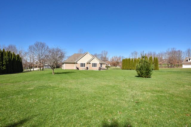 550 Hunters CROSSING, Slinger, WI 53086