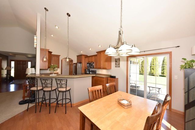 550 Hunters CROSSING, Slinger, WI 53086