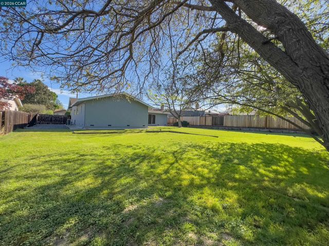 4130 Storey Ln, Concord, CA 94518