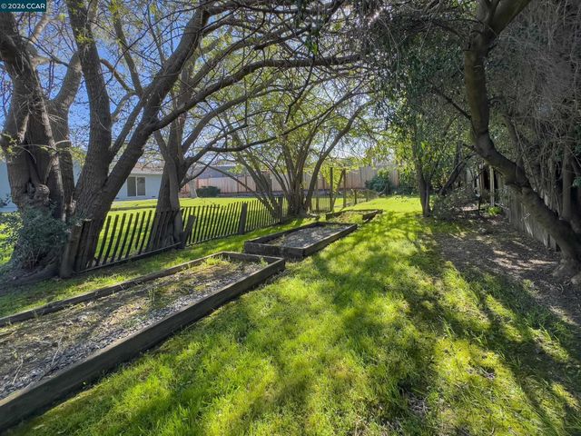 4130 Storey Ln, Concord, CA 94518