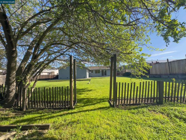 4130 Storey Ln, Concord, CA 94518