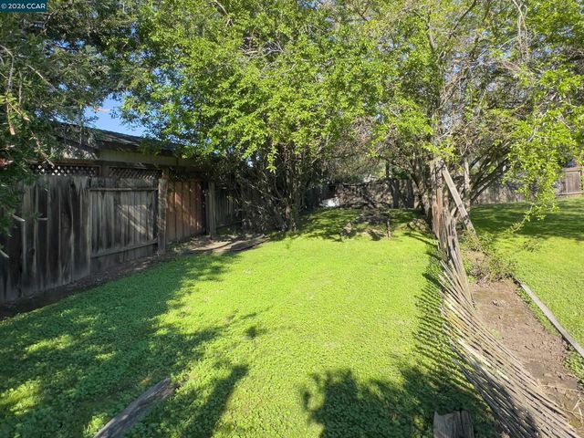 4130 Storey Ln, Concord, CA 94518