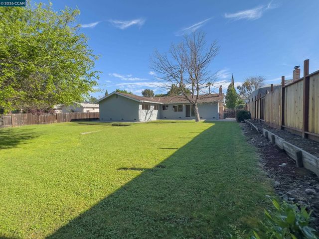 4130 Storey Ln, Concord, CA 94518