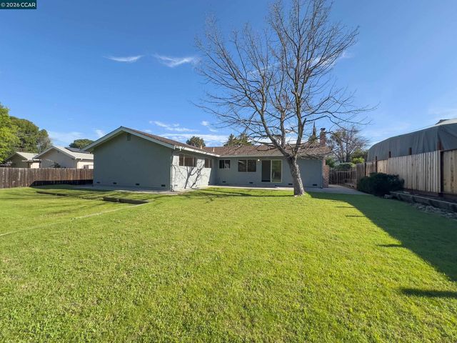 4130 Storey Ln, Concord, CA 94518