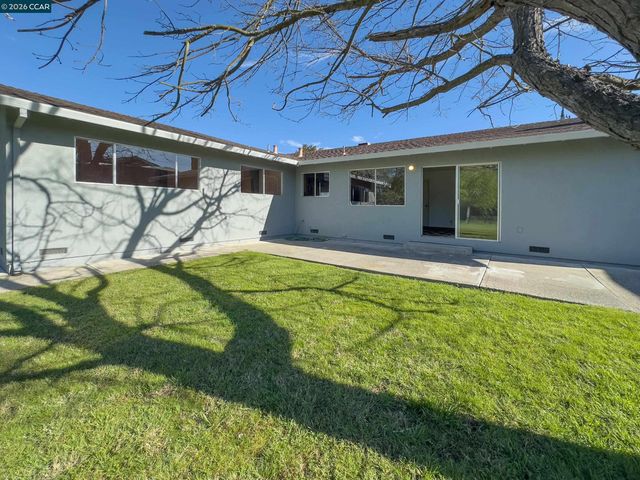 4130 Storey Ln, Concord, CA 94518