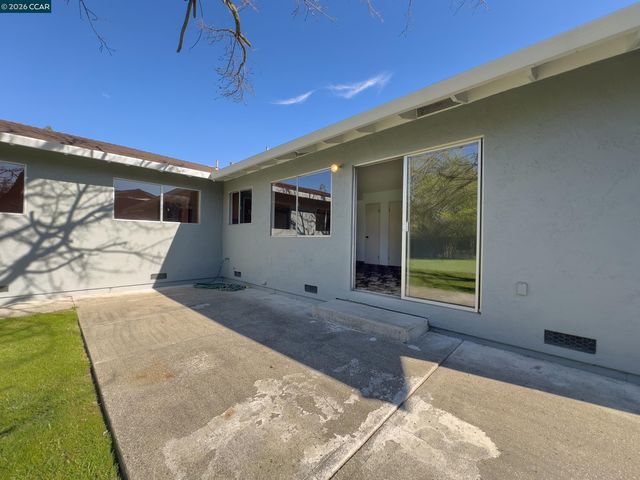 4130 Storey Ln, Concord, CA 94518