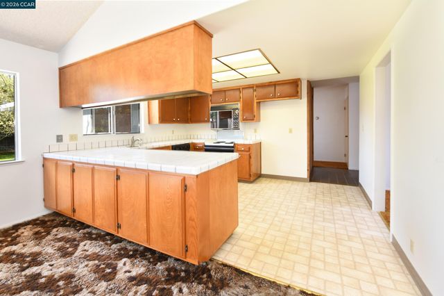 4130 Storey Ln, Concord, CA 94518