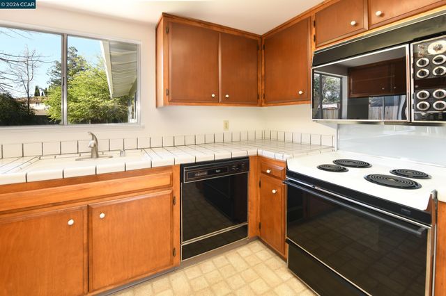 4130 Storey Ln, Concord, CA 94518