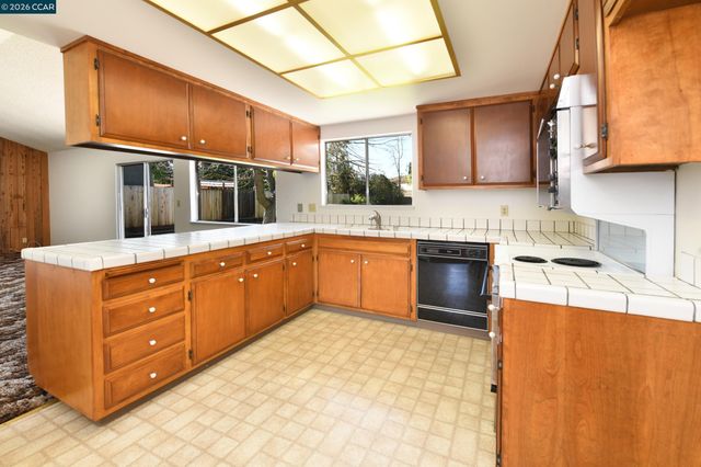 4130 Storey Ln, Concord, CA 94518