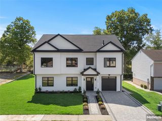 24 Richard Scott Court, North Haledon, NJ 07508