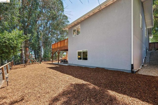 1813 Brentz Ln, San Pablo, CA 94806