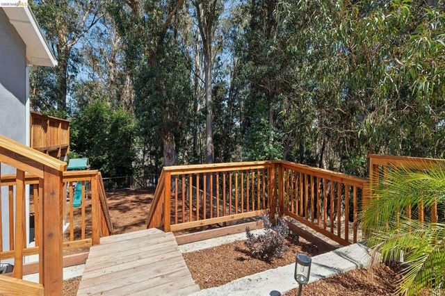1813 Brentz Ln, San Pablo, CA 94806