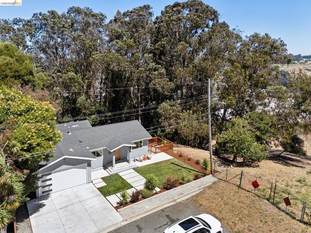 1813 Brentz Ln, San Pablo, CA 94806