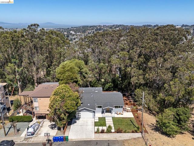 1813 Brentz Ln, San Pablo, CA 94806