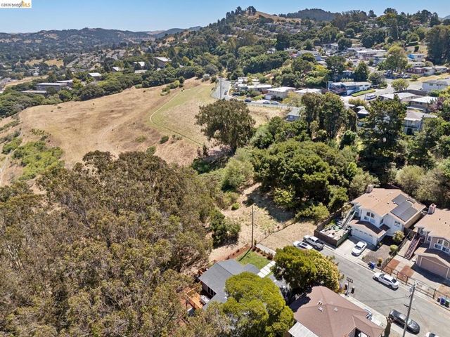 1813 Brentz Ln, San Pablo, CA 94806