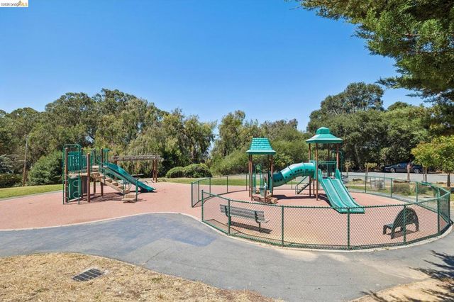 1813 Brentz Ln, San Pablo, CA 94806