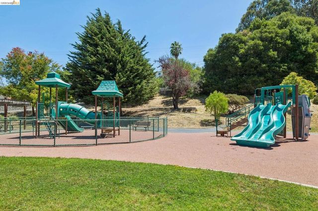 1813 Brentz Ln, San Pablo, CA 94806