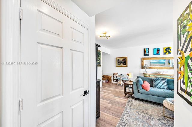 255 Evernia St 1421, West Palm Beach, FL 33401