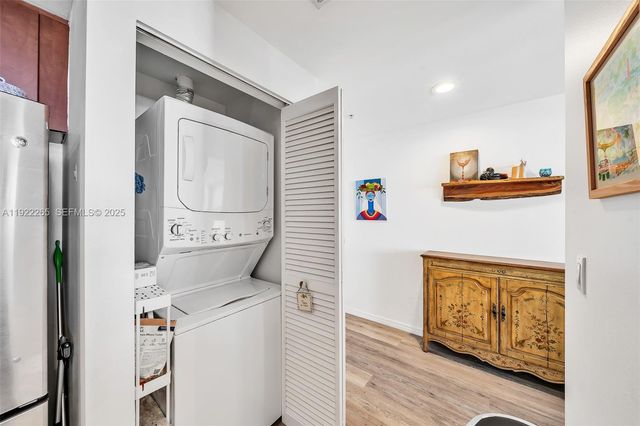 255 Evernia St 1421, West Palm Beach, FL 33401