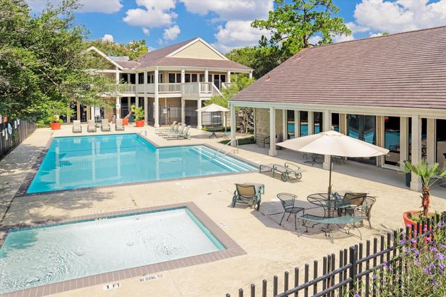 2100 Tanglewilde Street Street 428, Houston, TX 77063