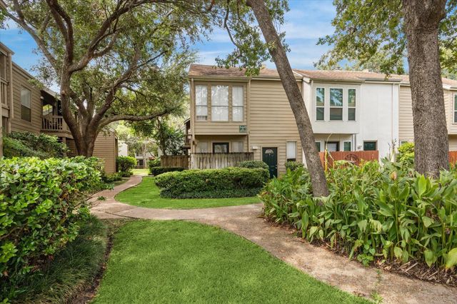 2100 Tanglewilde Street Street 428, Houston, TX 77063
