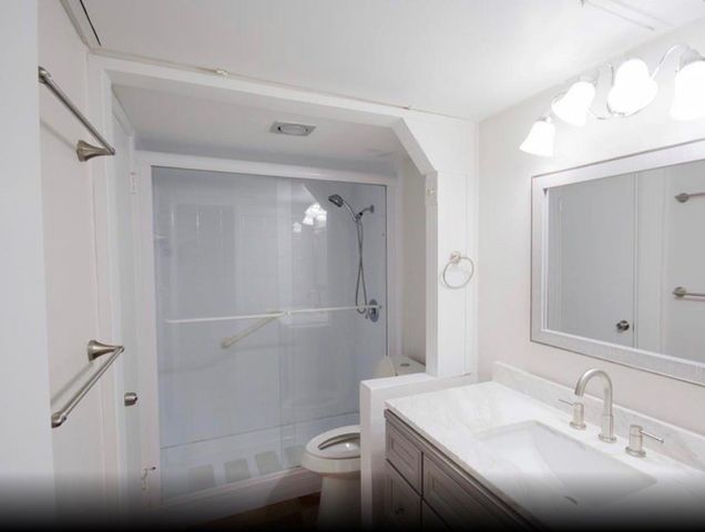 2100 Tanglewilde Street Street 428, Houston, TX 77063