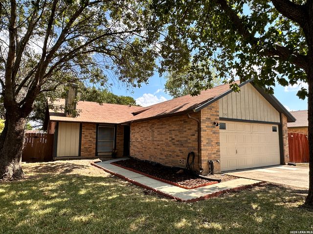 5742 LARKDALE DR, San Antonio, TX 78233