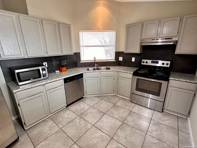 5742 LARKDALE DR, San Antonio, TX 78233