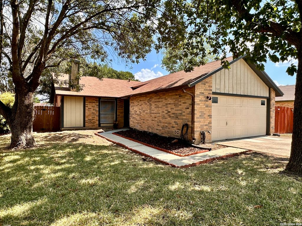 5742 LARKDALE DR, San Antonio, TX 78233
