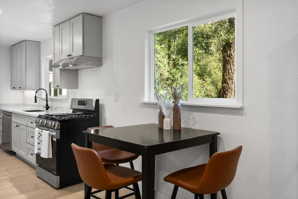 Image 11 of property listing at 26650 Soquel San Jose Road, Los Gatos, CA 95033