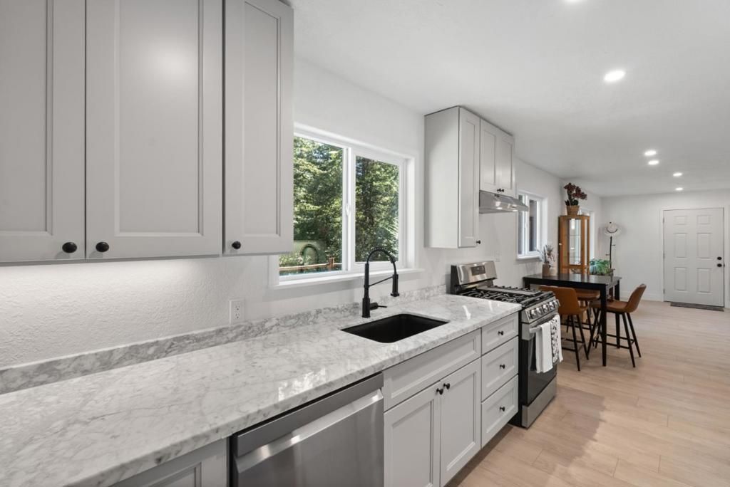 Image 9 of property listing at 26650 Soquel San Jose Road, Los Gatos, CA 95033