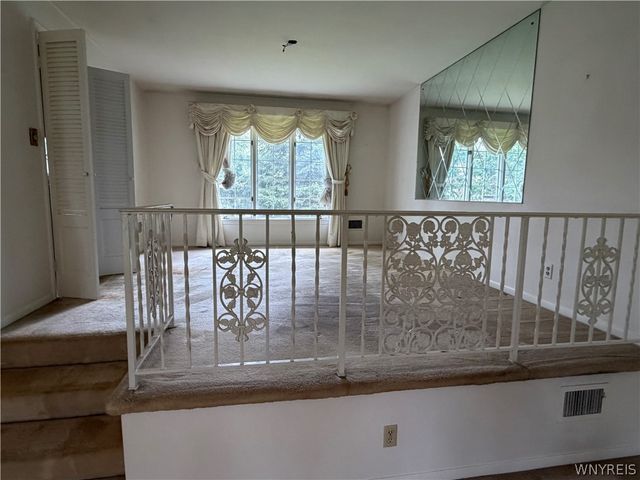 821 College Terrace, Niagara Falls, NY 14305